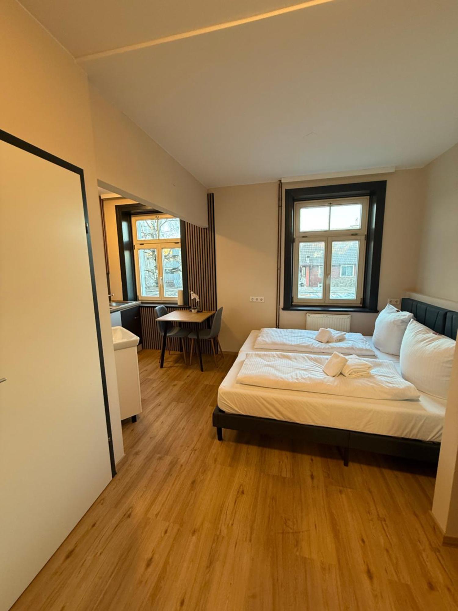 Crown Living Villa Blumenau Studios, Smarttv, Parkplatz Лустенау Экстерьер фото