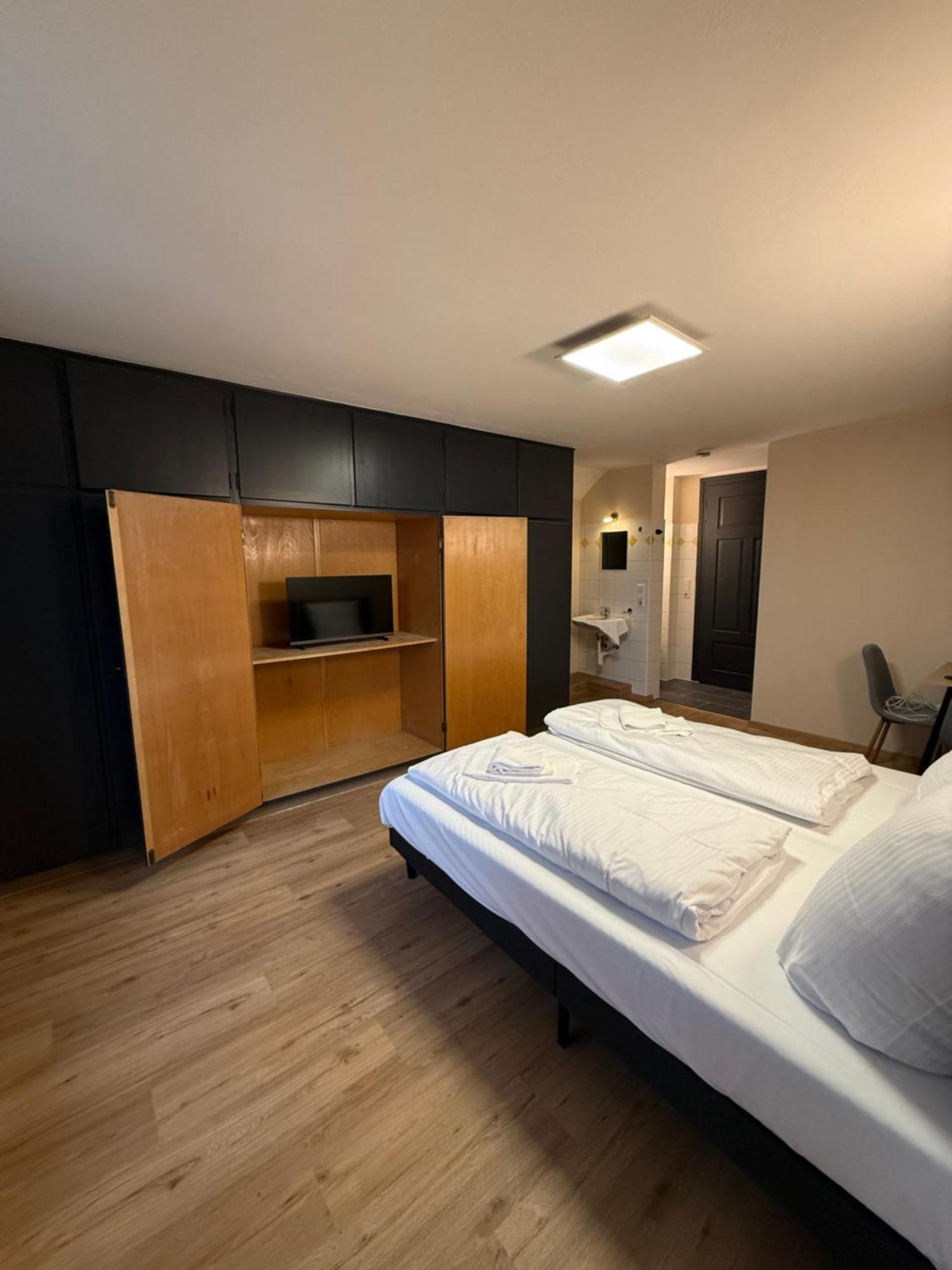 Crown Living Villa Blumenau Studios, Smarttv, Parkplatz Лустенау Экстерьер фото